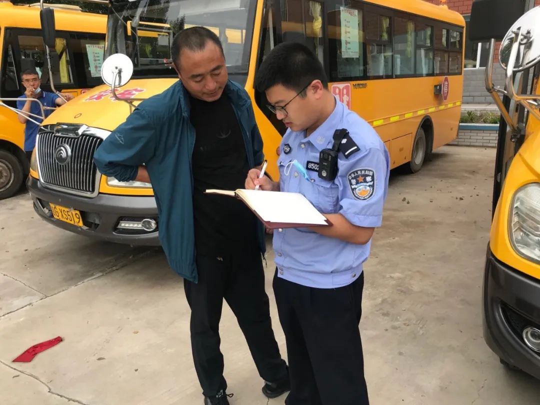 吉林大安市公安局聯合派出所開展轄區校車安全檢查