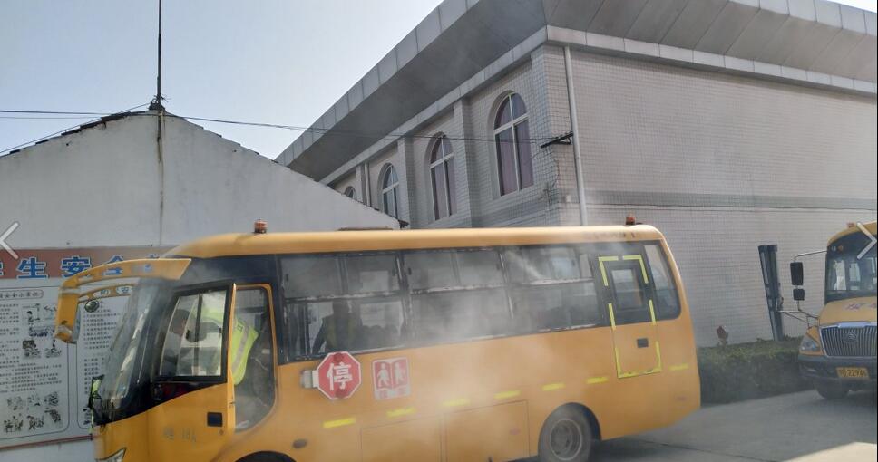 湖北省江陵希望小學：開展校車消防安全演練