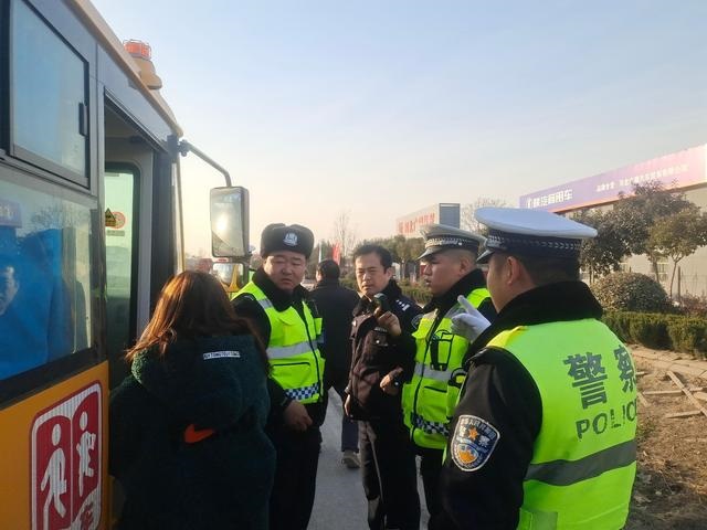邯鄲：校車“兜圈”原來是違法超員 司機、校長均被刑事拘留