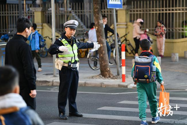 廣東佛山：共享校車、無紙化報名……禪城這樣為教育服務賦能升級