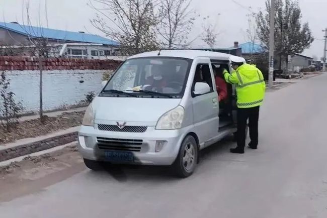 減量控大 | 大慶交警整治超員“零容忍”