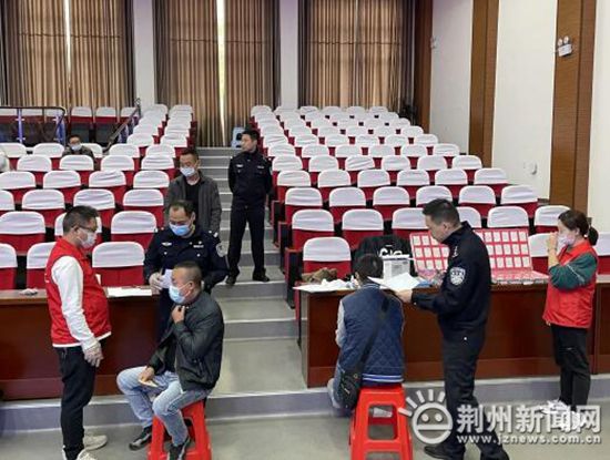 沙市區校車駕駛員集體“剪頭發” 只為這項檢測！