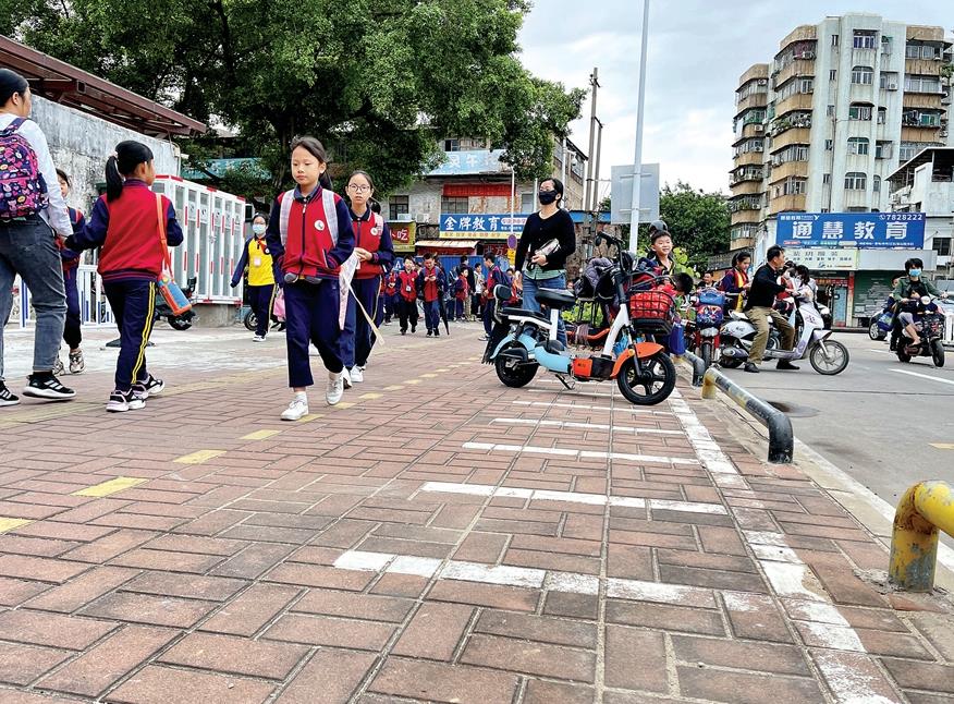 設護學崗校車公交化……惠州多方聯動紓解學校周邊交通擁堵