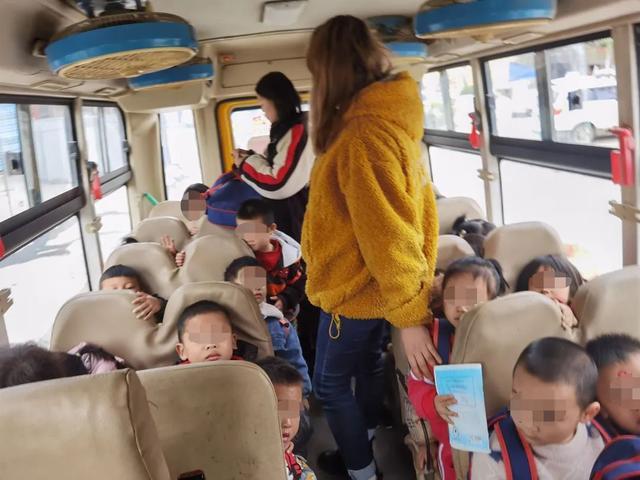 貴州一幼兒園校車超載，核載19人，實載33人