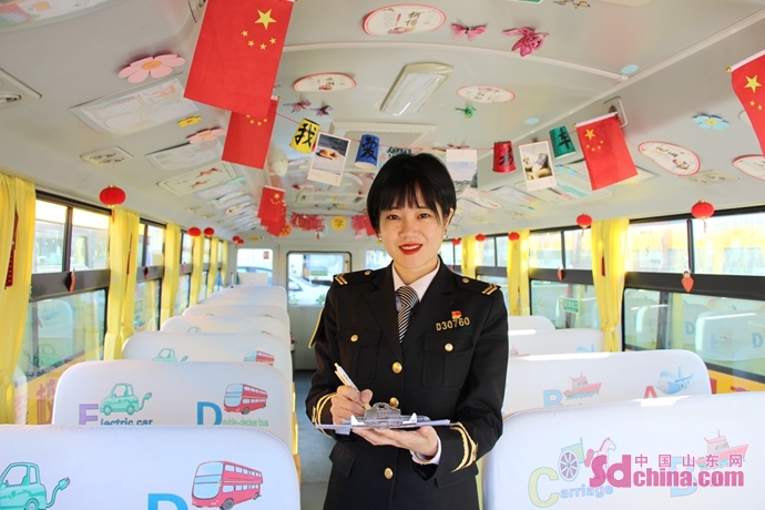 “首席校車照管員”徐麗：孩子們的“好老師”“大朋友”
