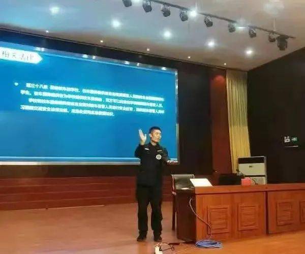 鄒平市召開校車駕駛員培訓(xùn)會(huì)議