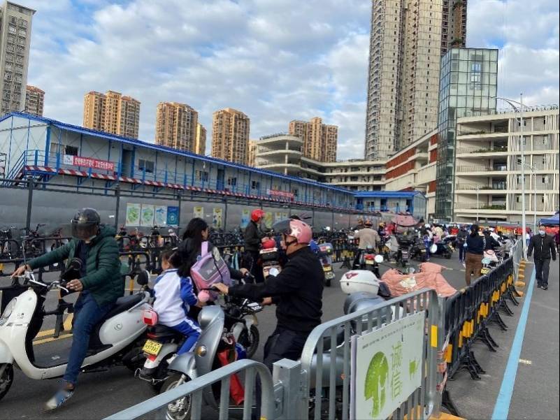 深圳一公辦學校突然取消校車，家長不淡定了？教育局回應
