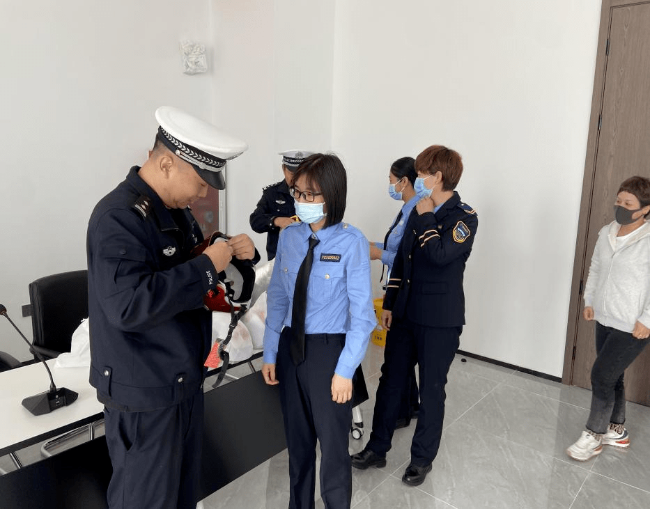 筑牢平安上學(xué)路 強(qiáng)化校車安全源頭管理 西青交警為校車駕駛員再培訓(xùn)