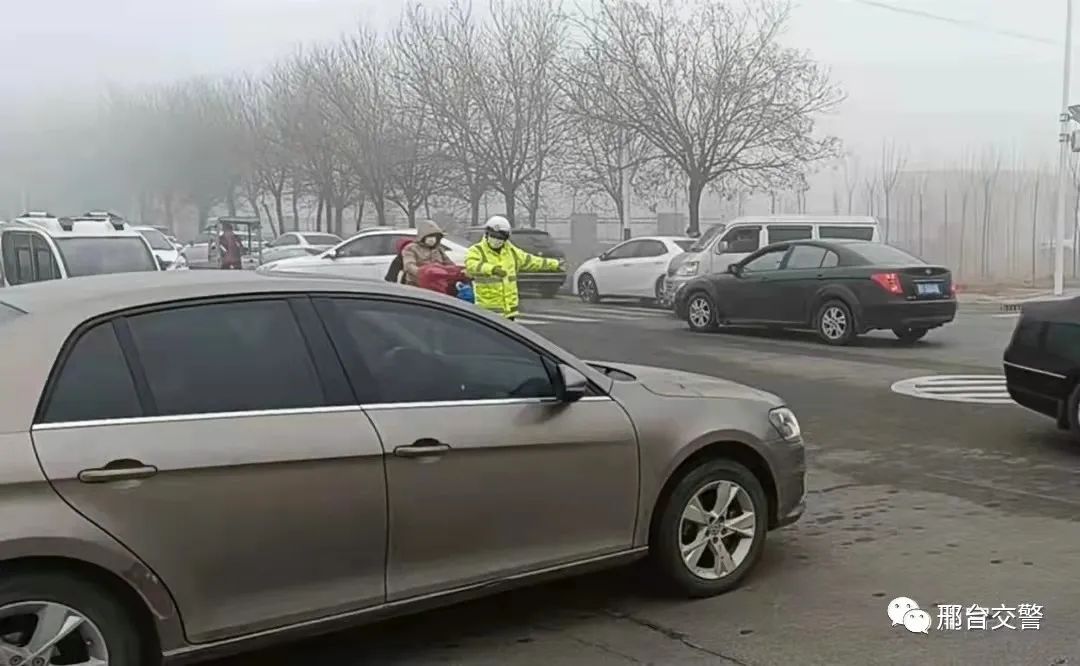南宮交警“四步走”扎實(shí)做好校車安全管理工作
