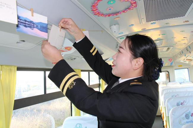 用心服務(wù)乘車孩子，她成了孩子們的“好阿姨”
