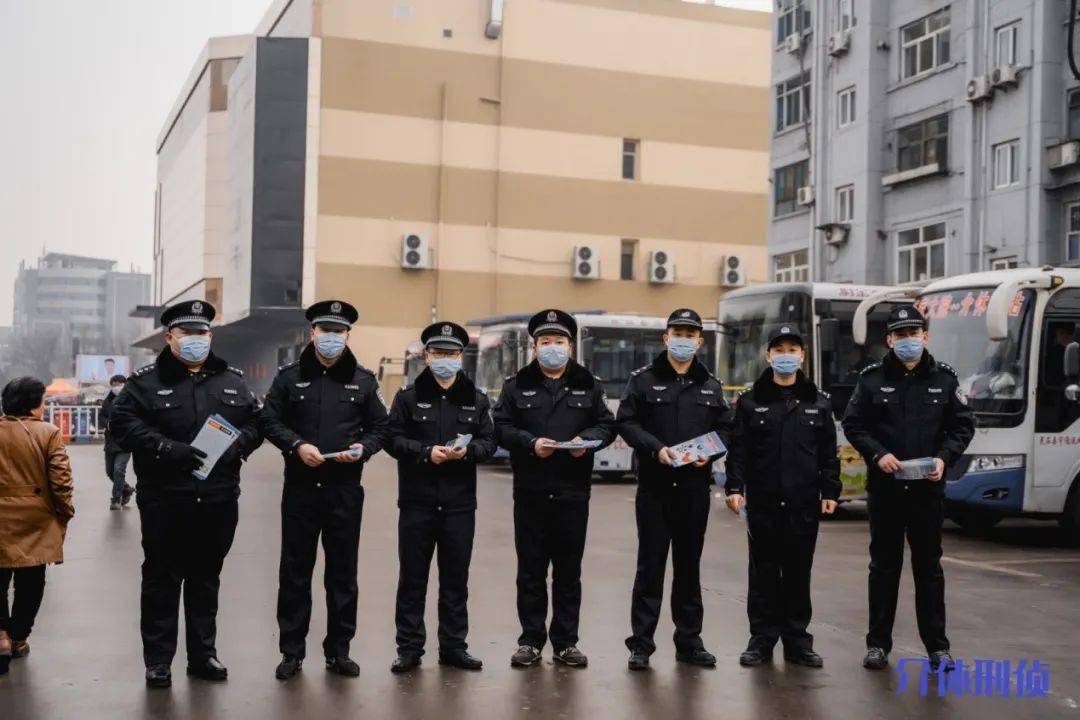 介休市公安局禁毒大隊對我市校車司機(jī) 開展毒品檢測工作
