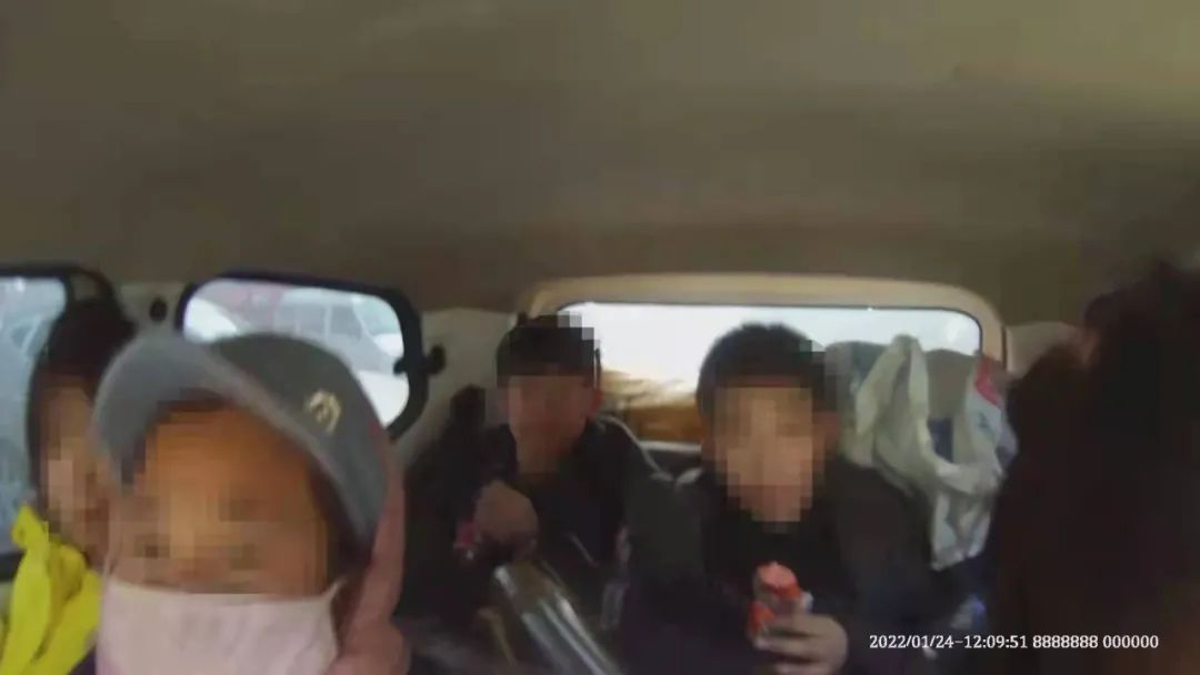 道路交通安全大會戰|違法案例大曝光（第九期）黑校車還超員，有必查、查必罰！