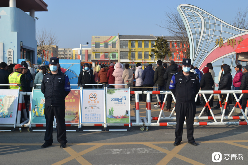 開學首日，黃島公安“護學模式”準時上線了