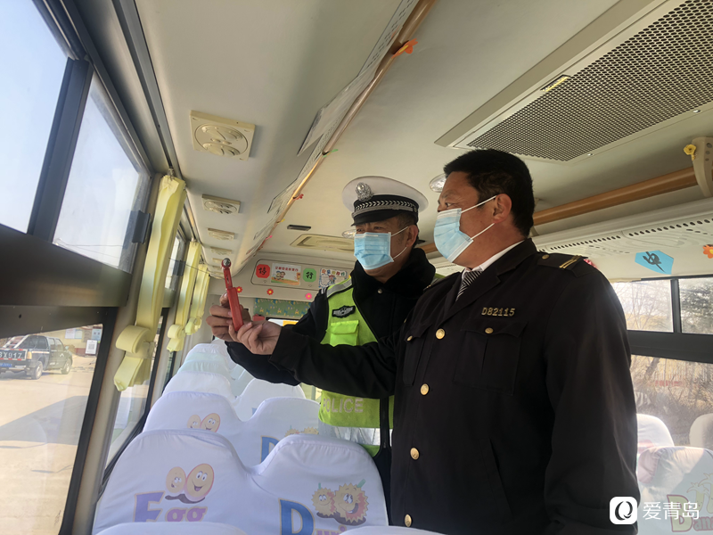開學首日，黃島公安“護學模式”準時上線了