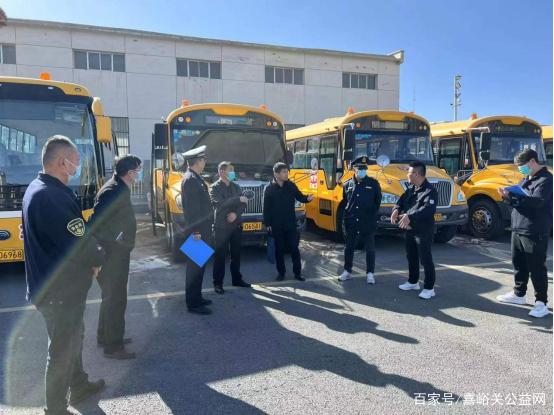 嘉峪關市公交公司開展校車安全“大體檢”