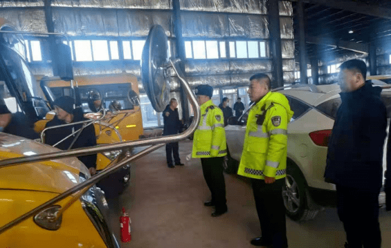 【校園安全】通榆縣教育局校車辦聯合縣交警大隊開展校車安全檢查