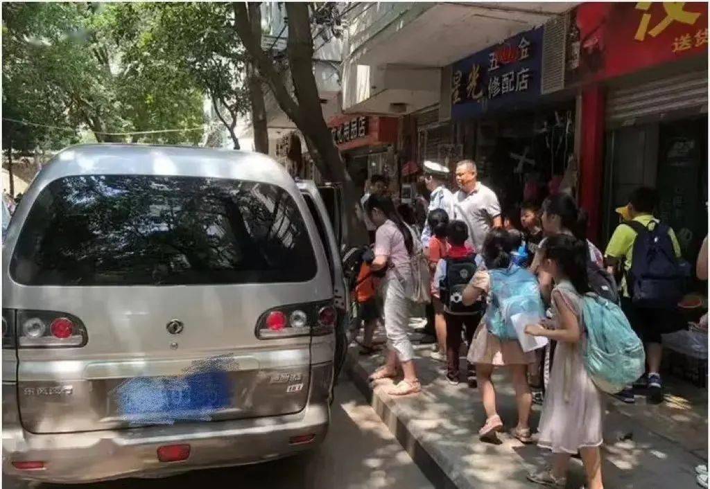 罰款+扣車！平潭交警嚴(yán)查“黑校車”！
