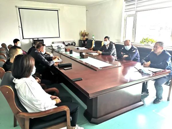 七進宣傳 |梅河口市公安局交警大隊聯合市教育局召開校車安全管理工作會議