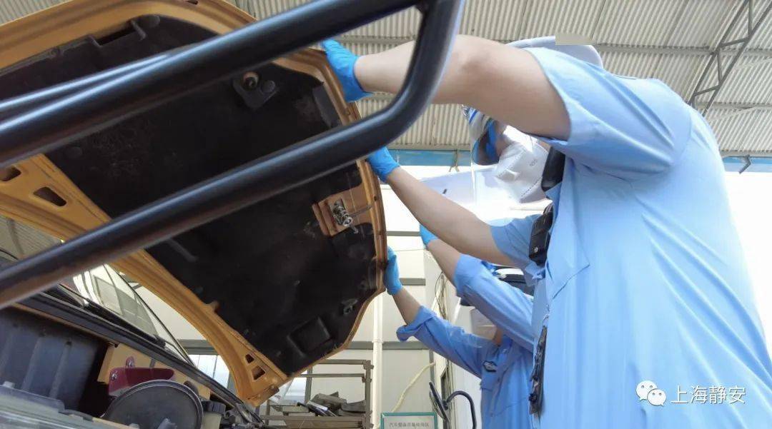 靜安交警開展校車安全檢查，護航校園安全