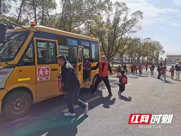 華陰交警源頭監管繃緊弦 安全告誡筑防線