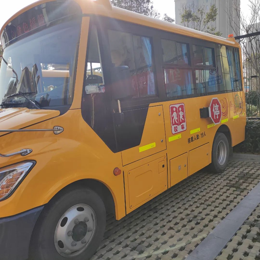 把好校車安全關 護航幼兒平安路