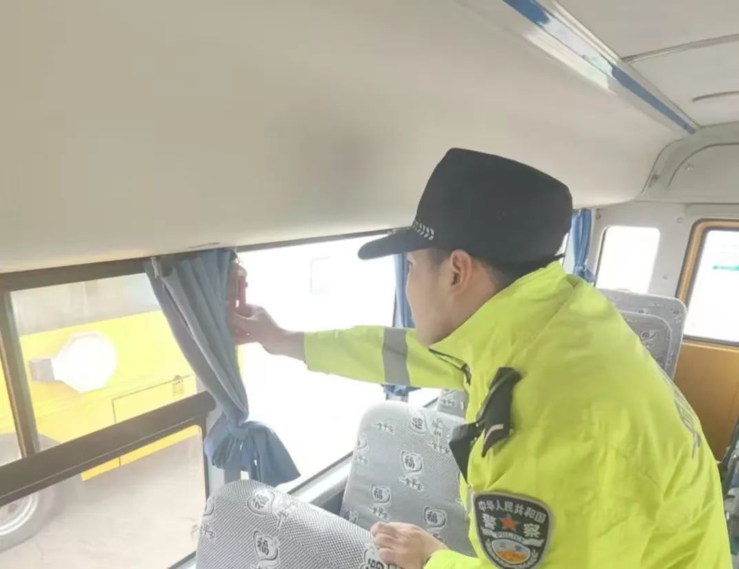 【護航開學季】建平交警開展校車安全大檢查工作，護航學生平安出行