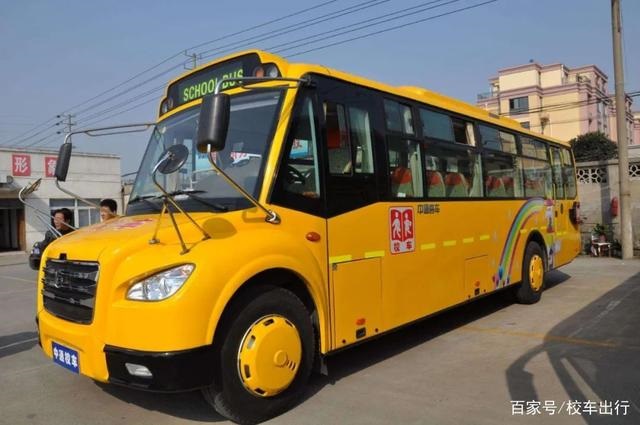 校車安全需要政策關(guān)注，也需要強化自身意識