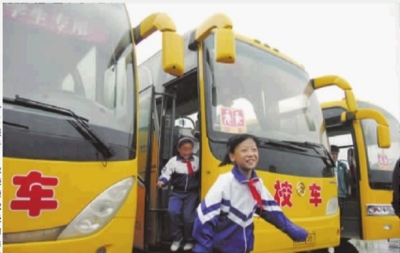 長沙校車新規:校車嚴重違規可取消學校辦學資格