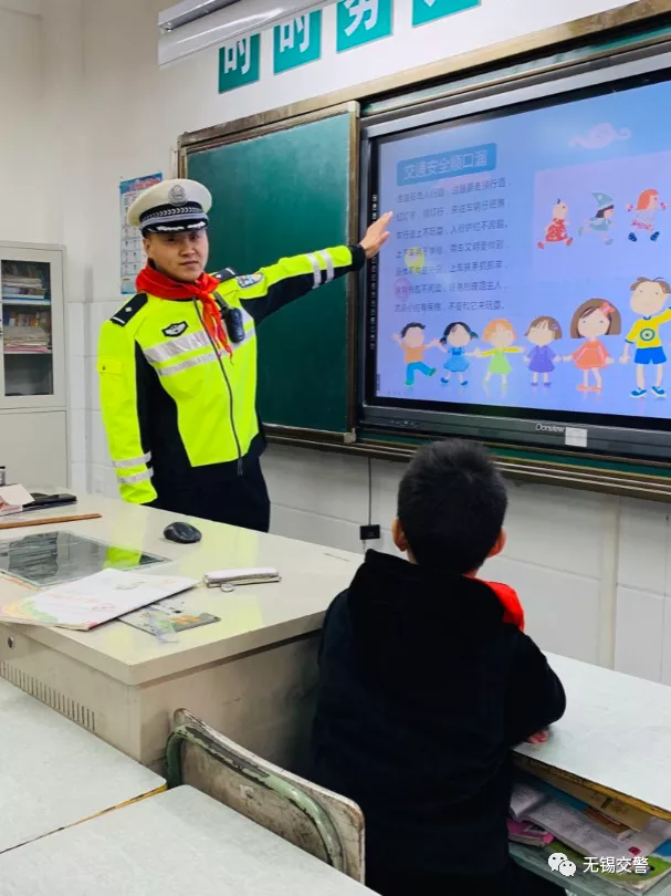 這樣的“黑校車”，你敢讓孩子坐嗎？