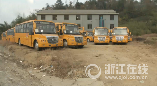 浙江溫嶺校車閑置成公廁 商會(huì)偽造公文詳情公開