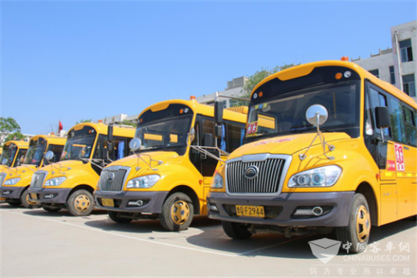 以安全的名義!臨沭統(tǒng)一校車公司的“宇通情結(jié)”