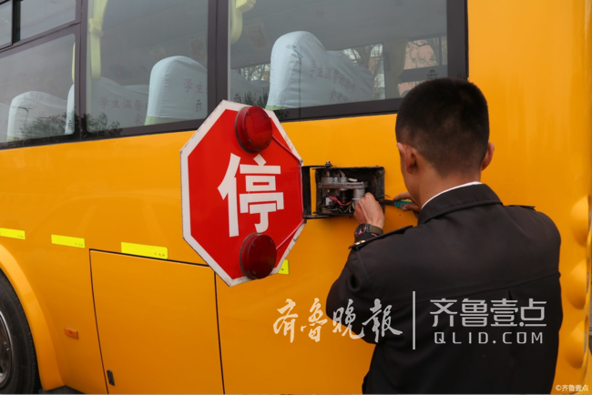 青島：黃島有位80后校車司機(jī),酷愛(ài)鉆研獲國(guó)家專利