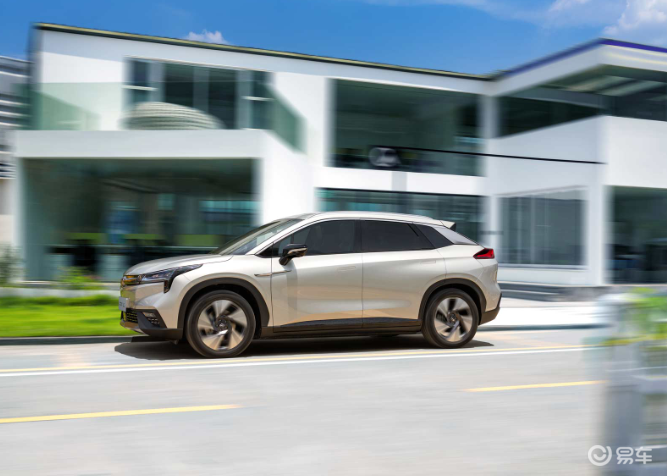 油價暴跌，燃油車限行取消！電動車的競爭力會就此喪失嗎？