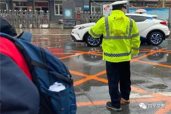 全省交警多策并舉 全力為中小學生開學保駕護航