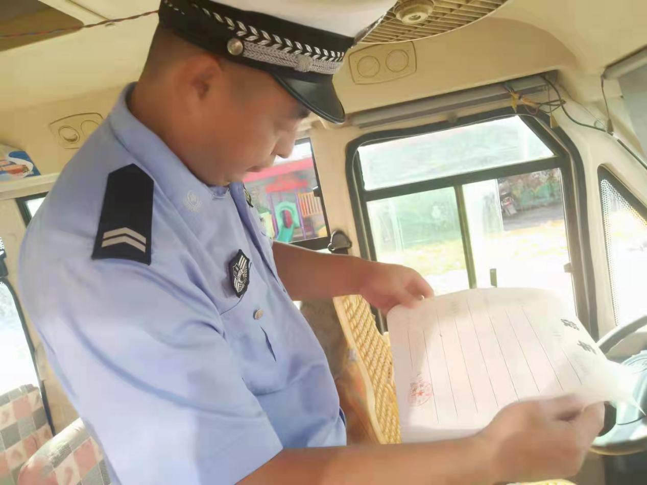 舞陽交警加強校車安全管理，確保校車“健康”運營！