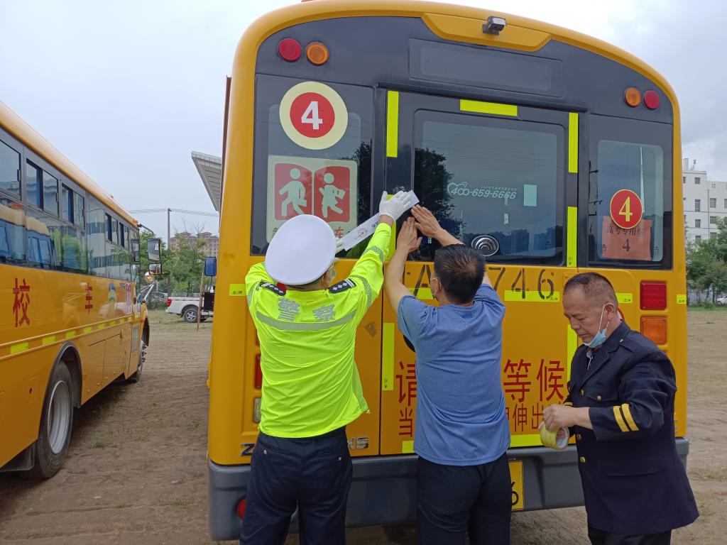 即日起，蘭州交管部門將陸續(xù)統(tǒng)一封存暑假停運(yùn)校車