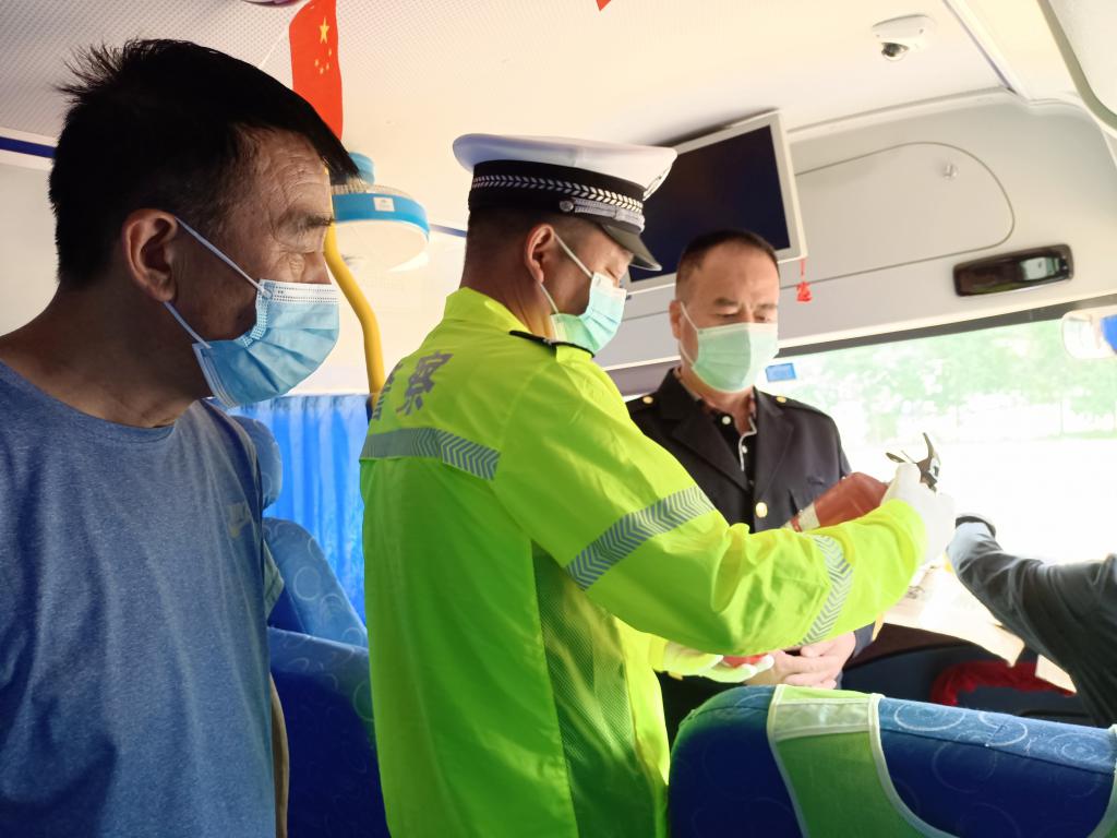 即日起，蘭州交管部門將陸續(xù)統(tǒng)一封存暑假停運(yùn)校車