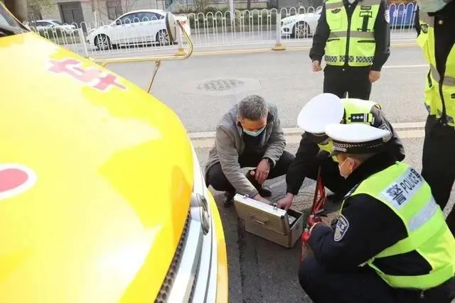 入企業(yè)，進學校 武漢交警多維度開展校車大治理