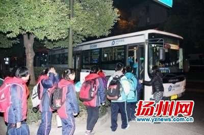 揚州：城區首條公交化校車專線啟用 明年底市區有望全覆蓋