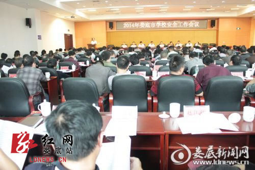 婁底筑牢校園安全“堡壘” 新購校車補(bǔ)貼不低于20%