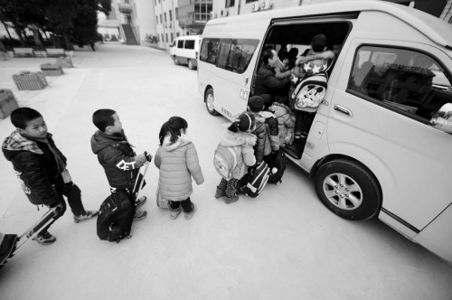 校車安全重如山，尤其孩子在車上時