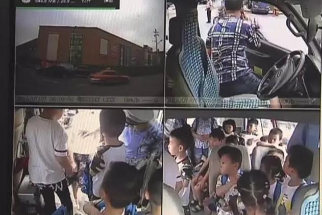 湖南株洲某幼兒園校車超載，司機態度令人唏噓