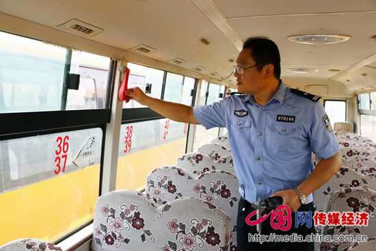 山東臨沂臨港區(qū)：嚴(yán)把校車安全關(guān)