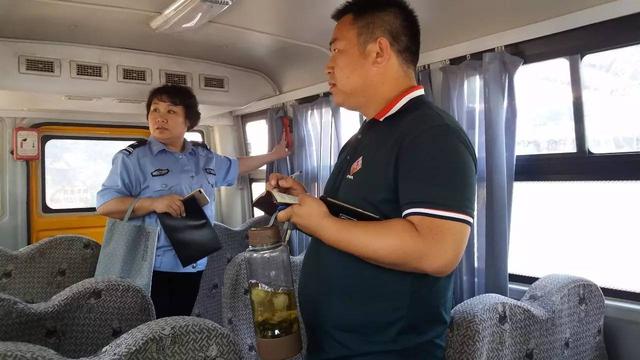 嚴查校車保安全，廊坊交警一直在路上！