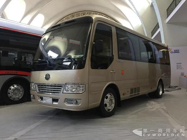 智能化與高端化產(chǎn)品亮相 宇通打響道路運輸?shù)谝粯? border=