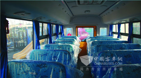 宇通“小飛俠”校車安陽上崗護航學童安全
