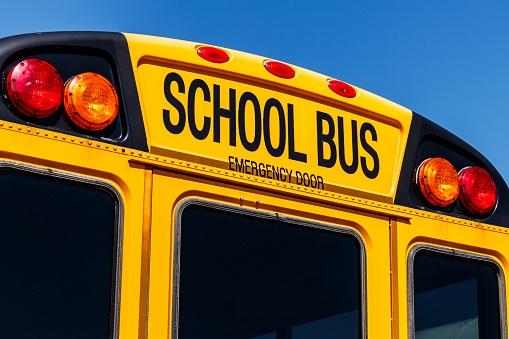 美13歲男孩校車上遭同學(xué)欺凌后自殺 家長指責(zé)校方
