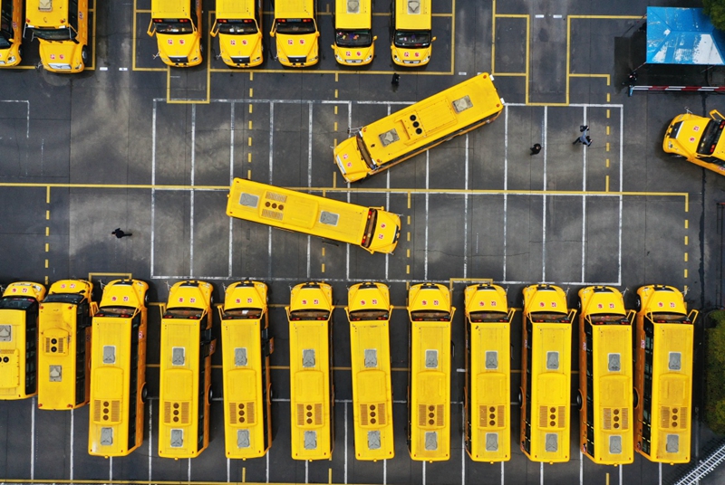 江蘇省：各地校車“體檢”迎開學(xué)