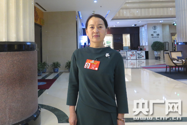 全國人大代表甄蘭芳：建議補齊貧困地區師資短板 讓更多“冰花男孩”被教育改變