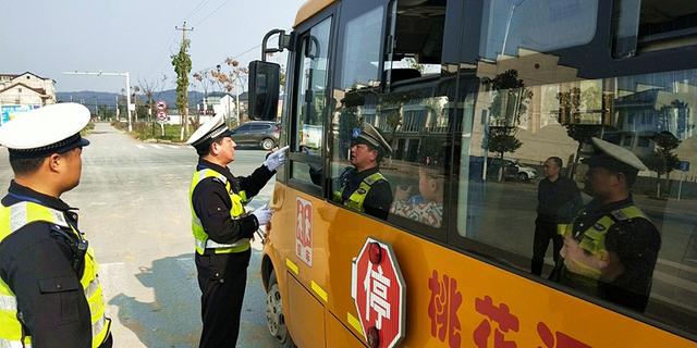 常德桃花源：聯(lián)合開(kāi)展校車安全大檢查